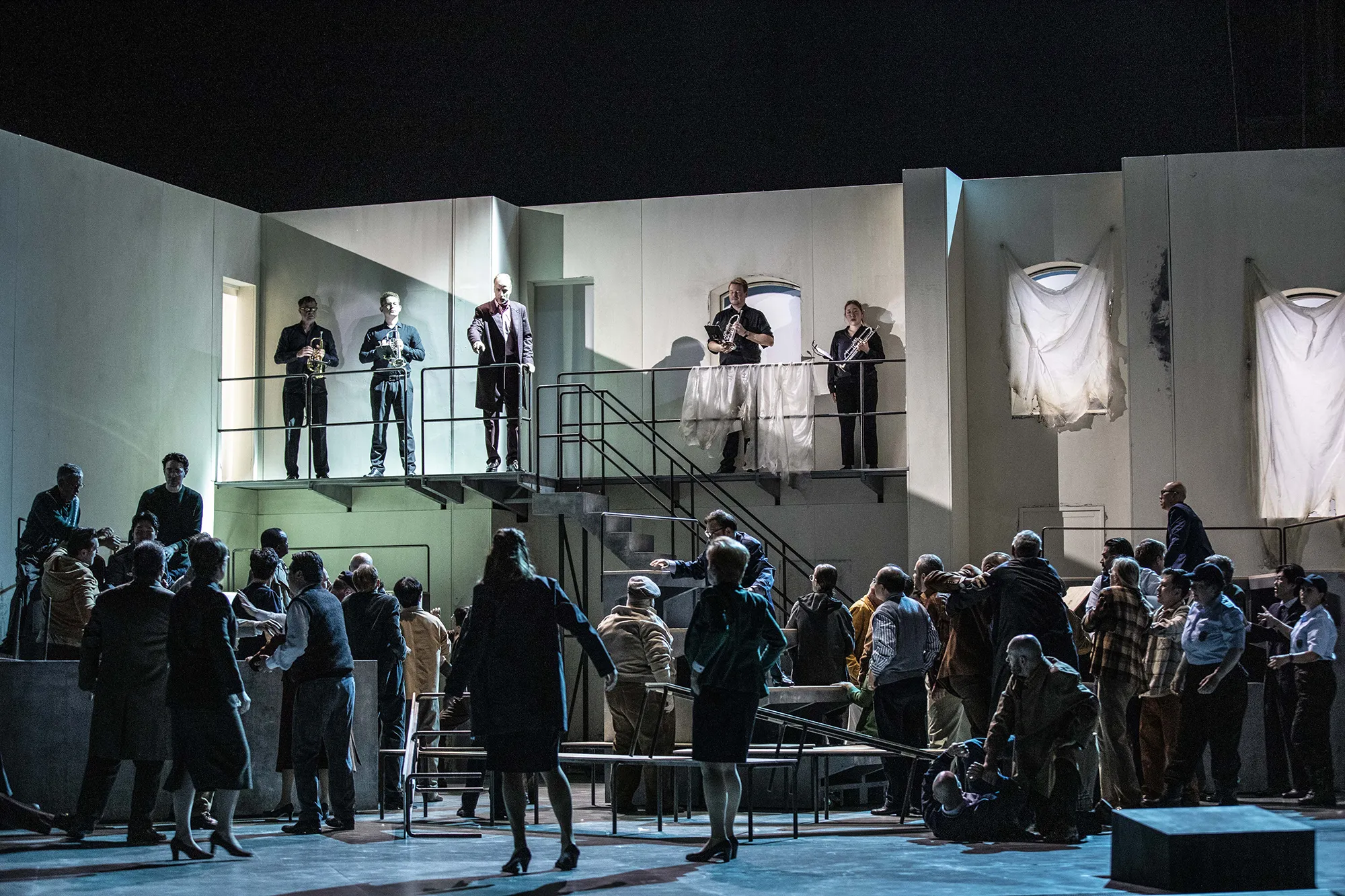 13 Lohengrin-richard-wagner-richard-brunel-Staatsoper Hannover-Stephan-Zilias-JeanLouisFernandez 13 Lohengrin-richard-wagner-richard-brunel-Staatsoper Hannover-Stephan-Zilias-JeanLouisFernandez